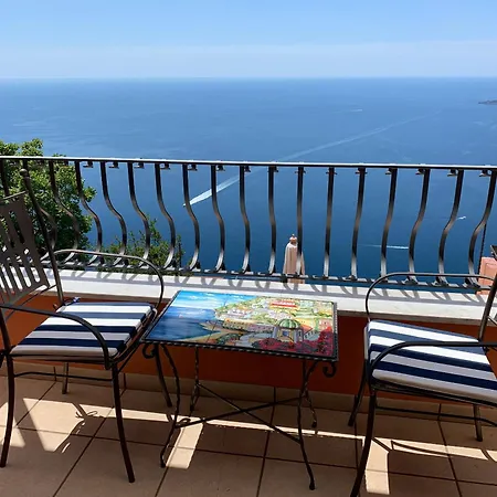 Anna بوسيتانو