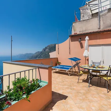 Anna Feriehus Positano